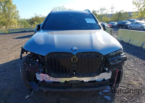 2024 BMW X7 xDrive40I из США, поврежденный, VIN 5UX23EM02R9U74689